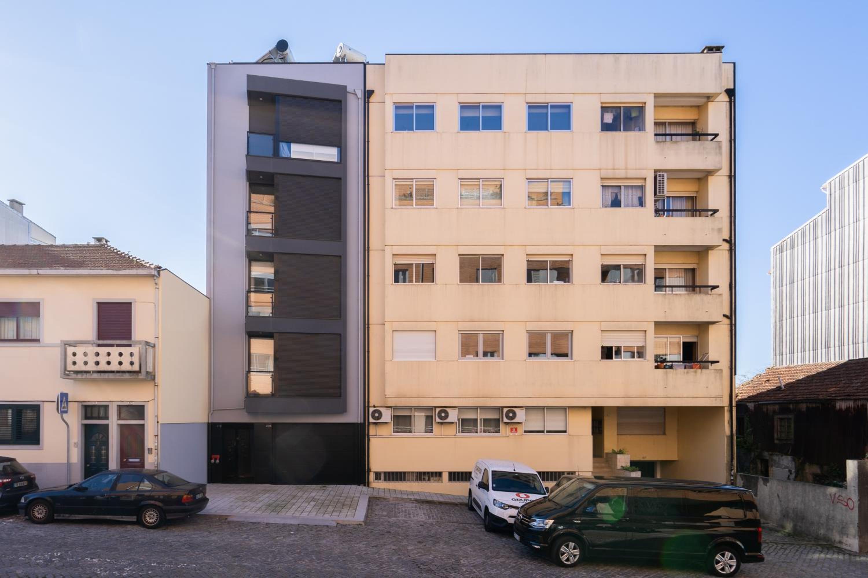 Gorgeous Bright Flat w/ Balcony view 5