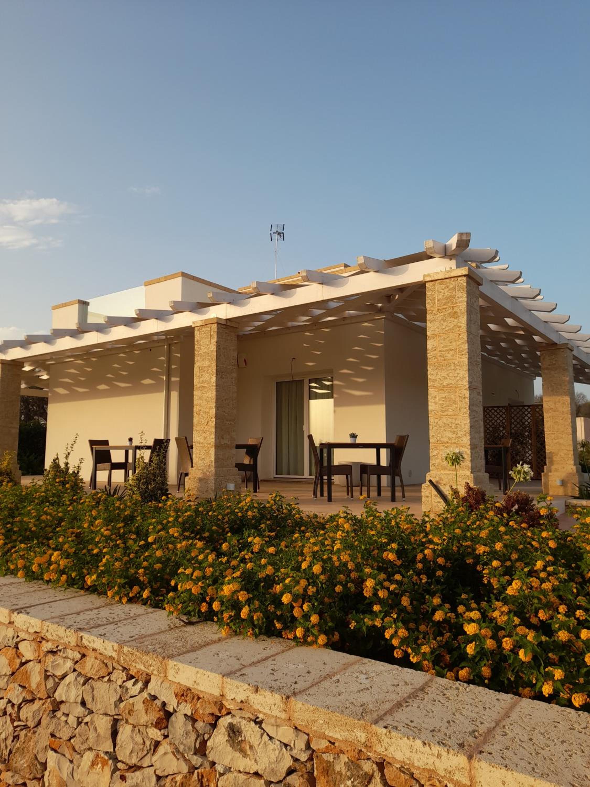 B&B MARRELLA view 5