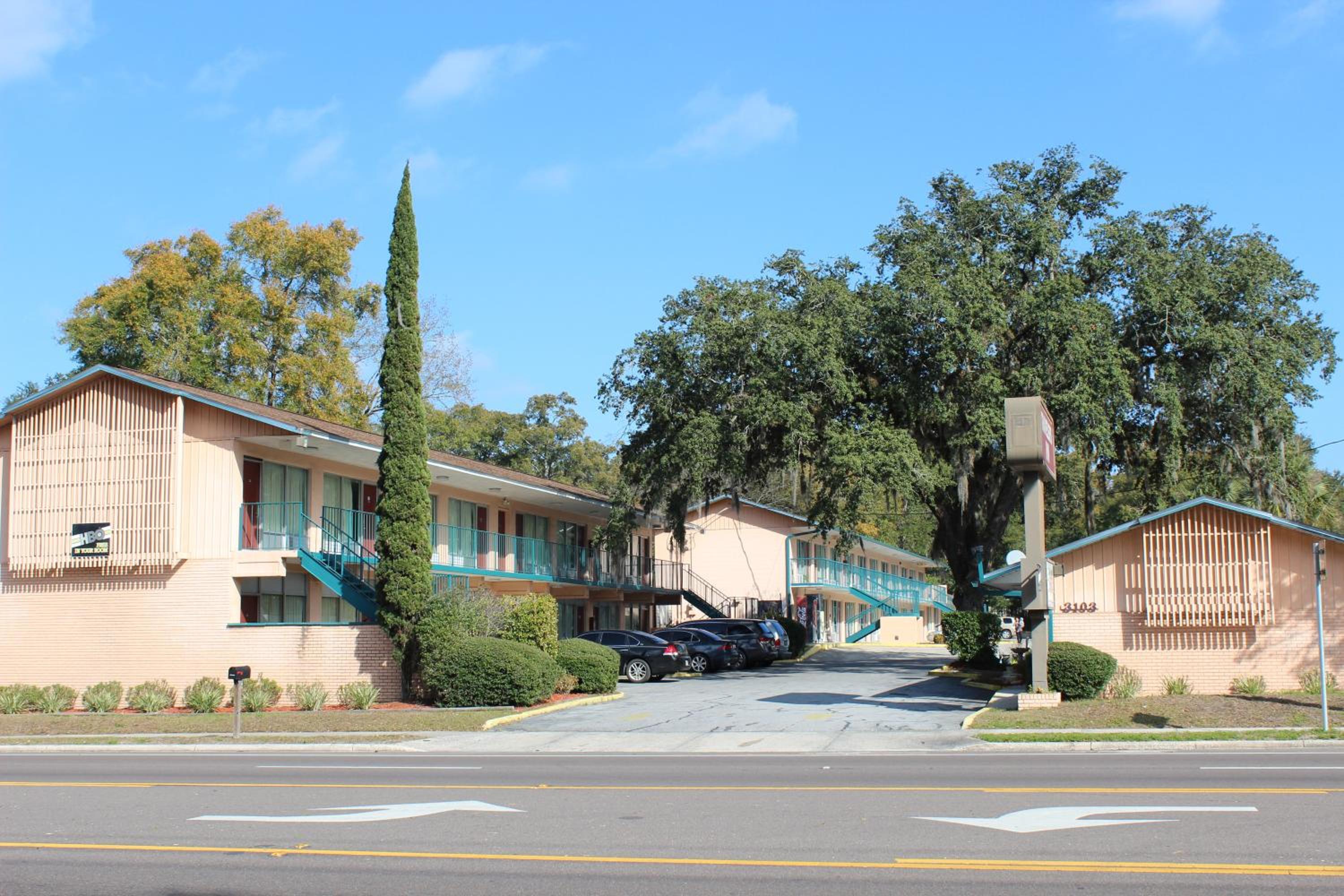 Travelers Inn Gainesville