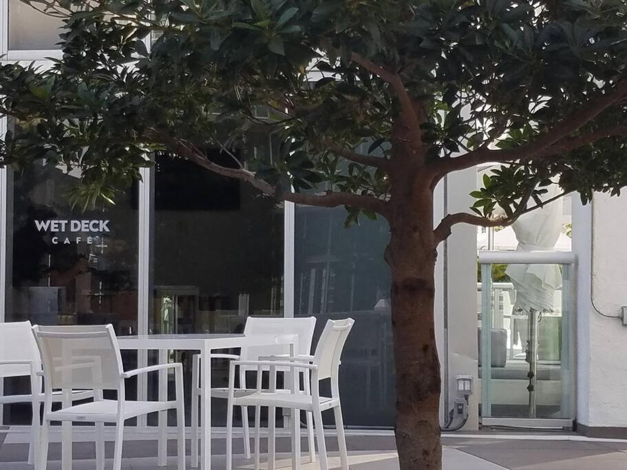 Iconbrickell