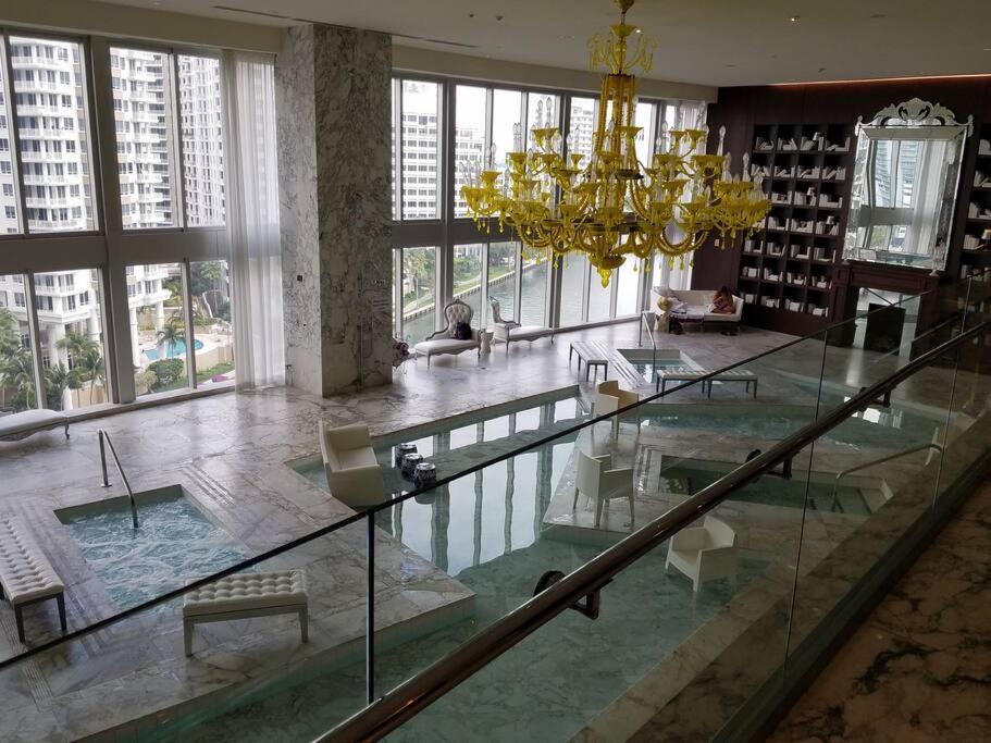 Iconbrickell