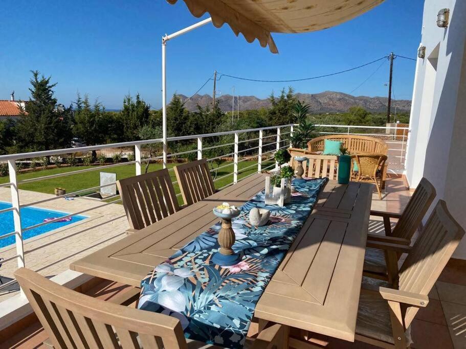 Al Aker Villa with private pool view 5