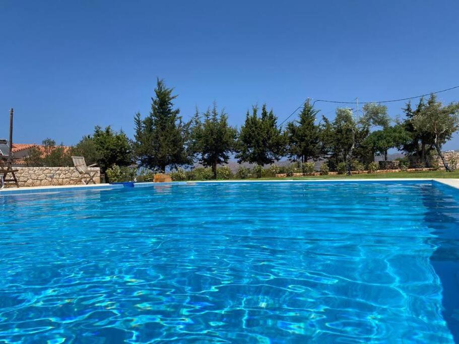 Al Aker Villa with private pool view 3