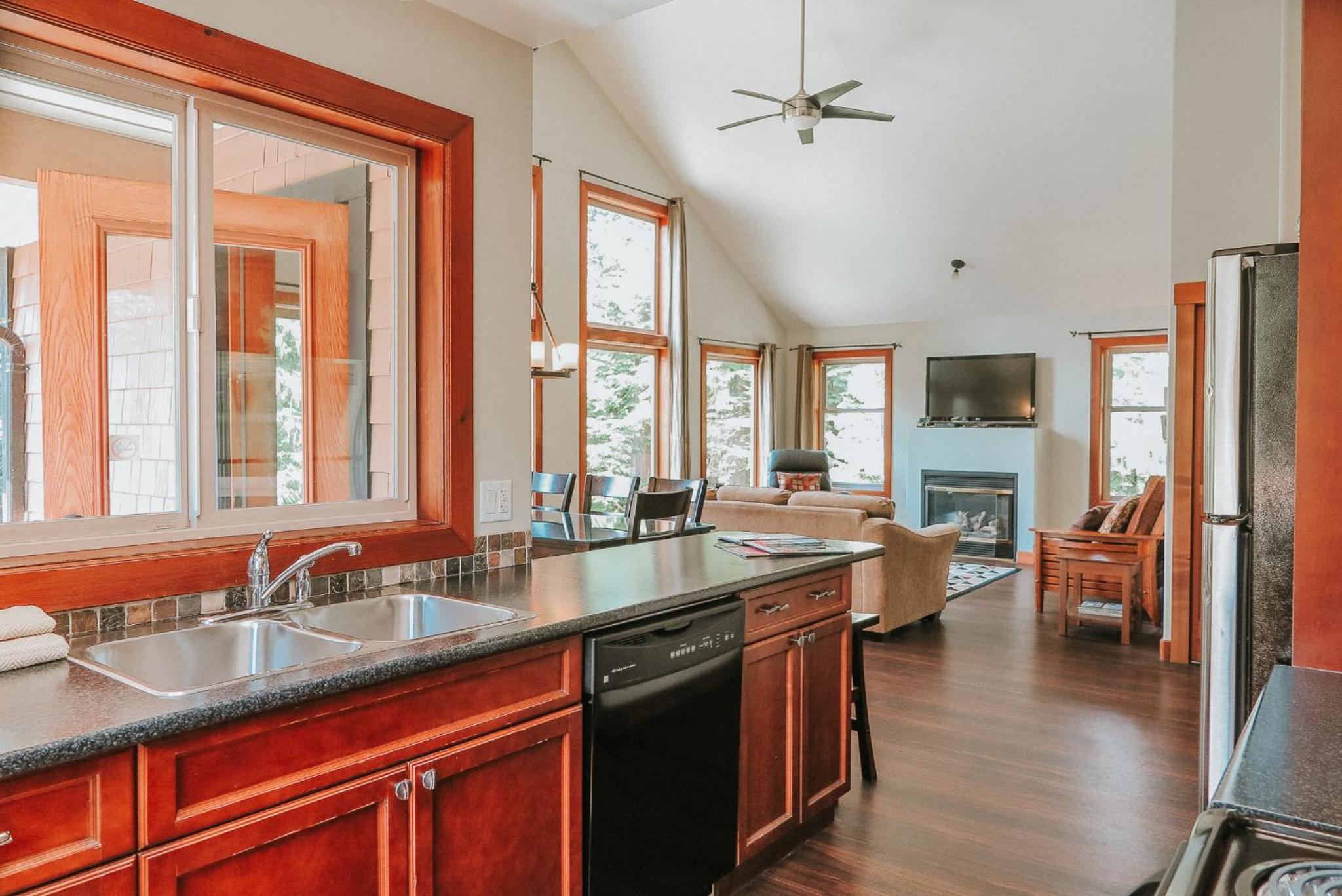 Tofino Vacations - Cobble Wood and Bird Sanctuary Guest Houses - Property Image 119