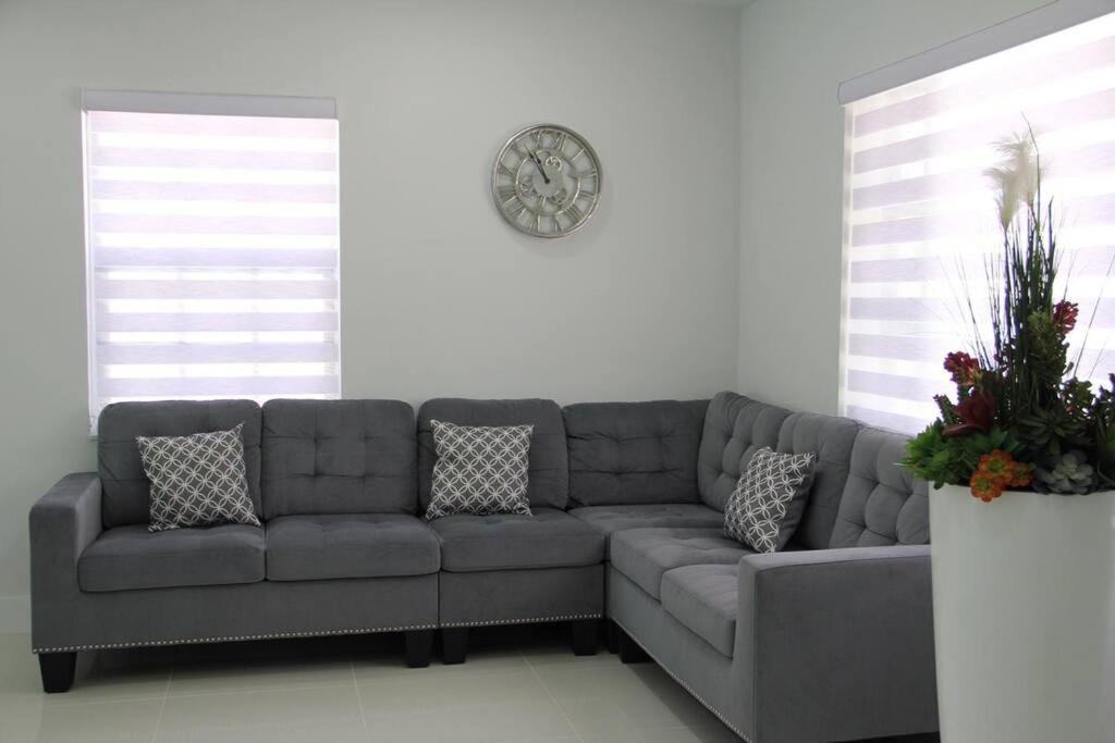 Luxury Vacation House in Miami’s Center!