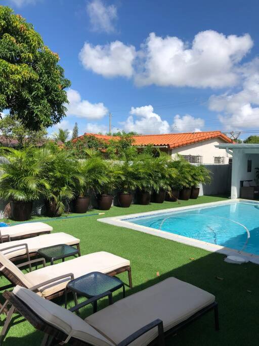 Luxury Vacation House in Miami’s Center!