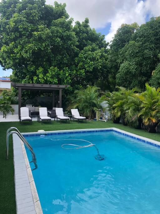 Luxury Vacation House in Miami’s Center!