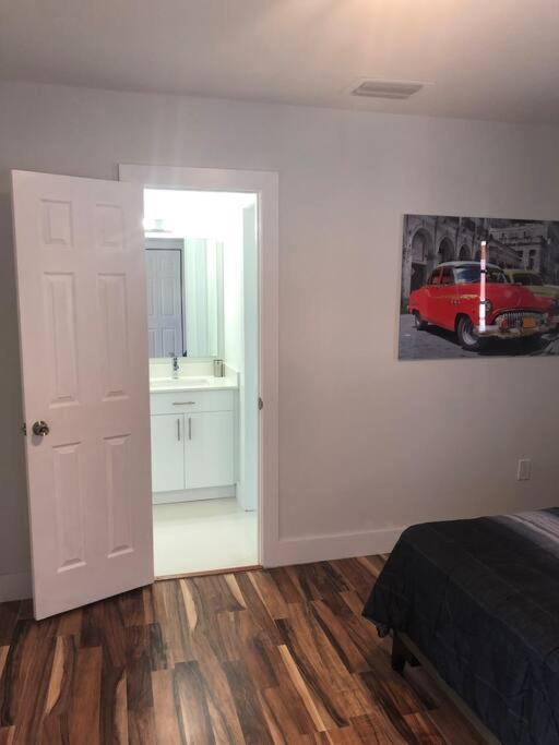 Luxury Vacation House in Miami’s Center!