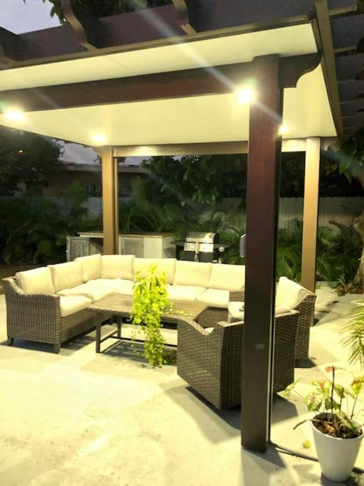 Luxury Vacation House in Miami’s Center!