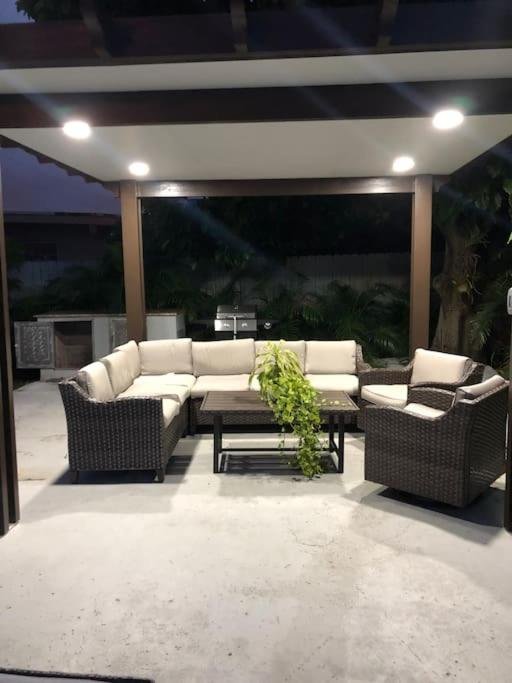 Luxury Vacation House in Miami’s Center!