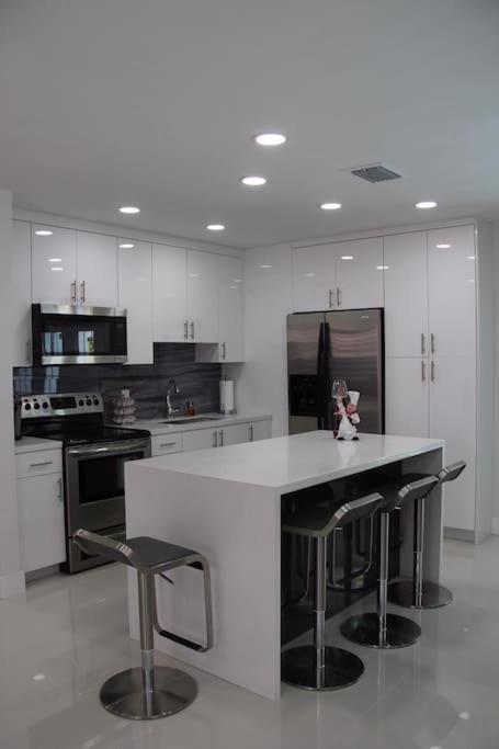 Luxury Vacation House in Miami’s Center!