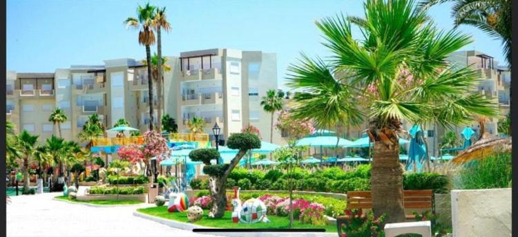 Hotel Wunderschönes Apartment im Palm Lake Resort - S+2 très haut standing für bis zu 5 Personen - Image 1