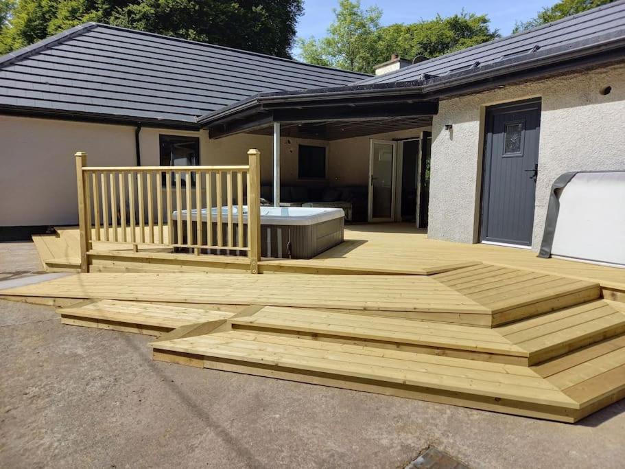 Hotel Fiddlestone Lodge in Castle Caldwell Forest - Image 1