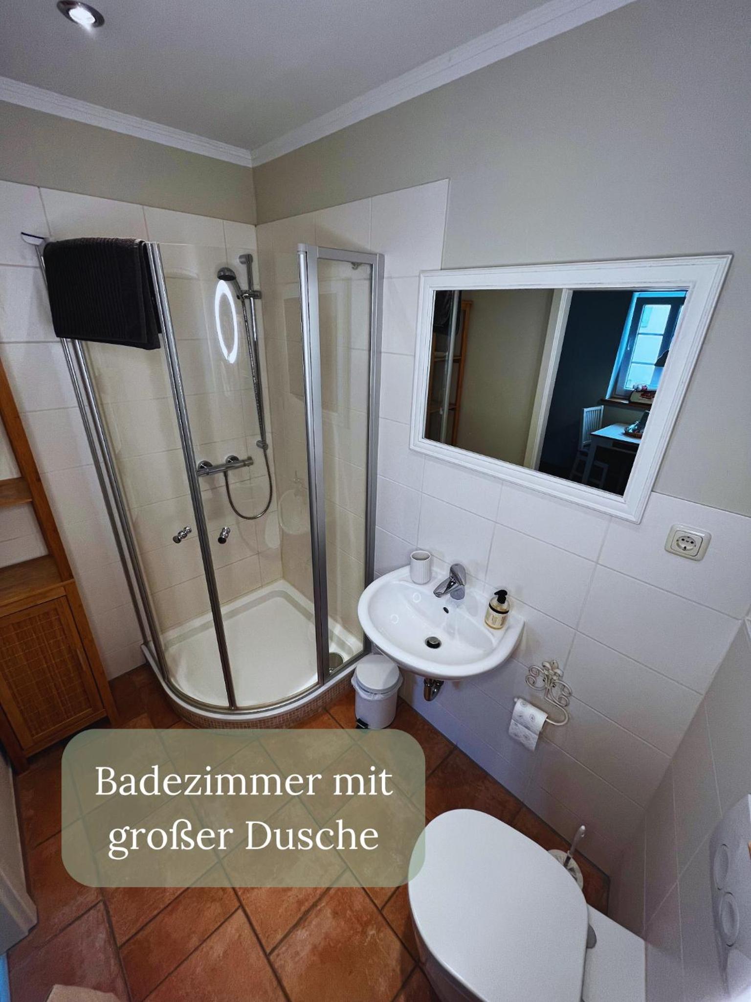 Pension Adele - Ruhig, direkt am Elberadweg & Badesee mit Balkon