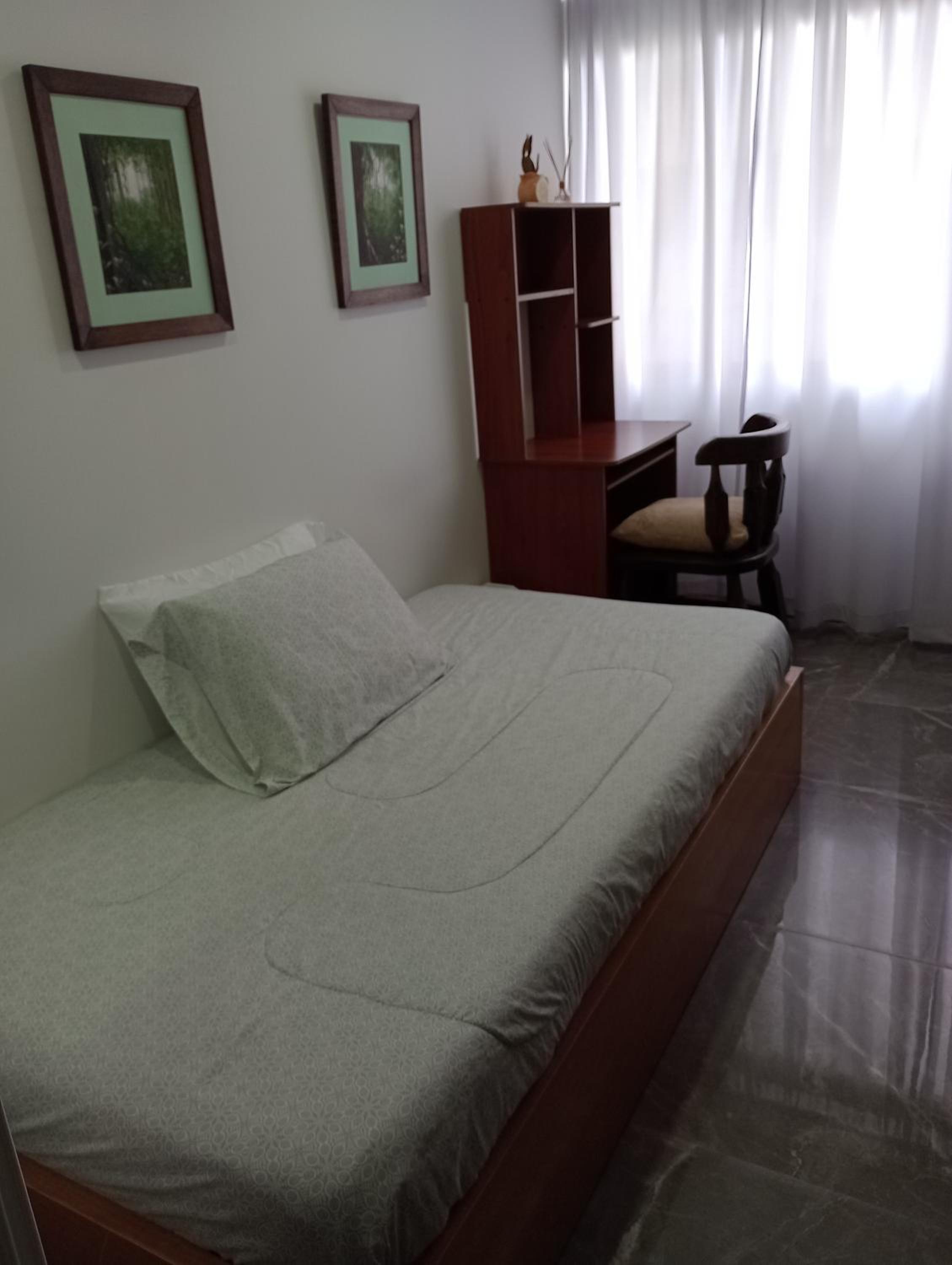 HABITACIÓN CON BAÑO PRIVADO EN SECTOR TURÍSTICO