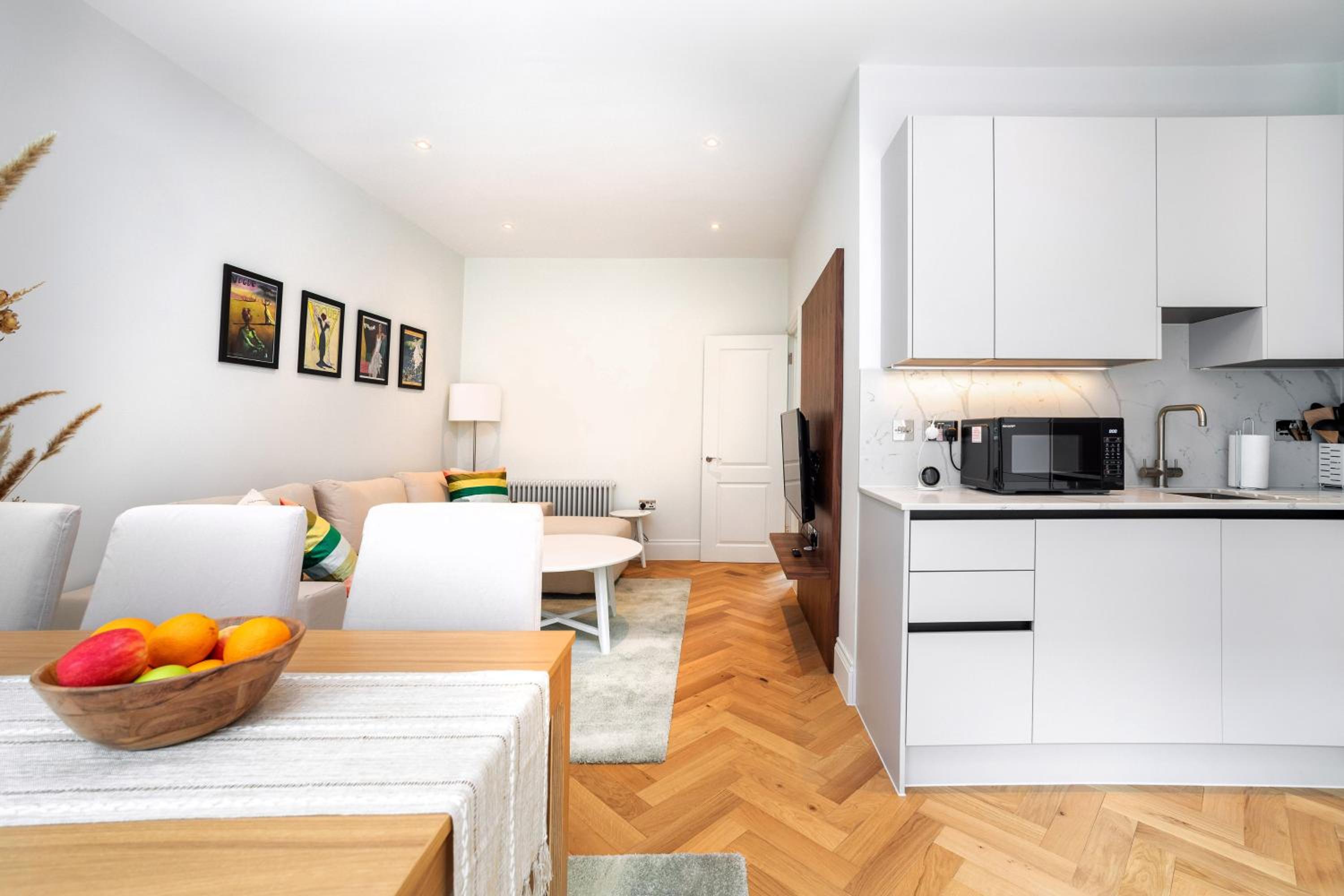 3 Bedroom flat with Terrace in Central London