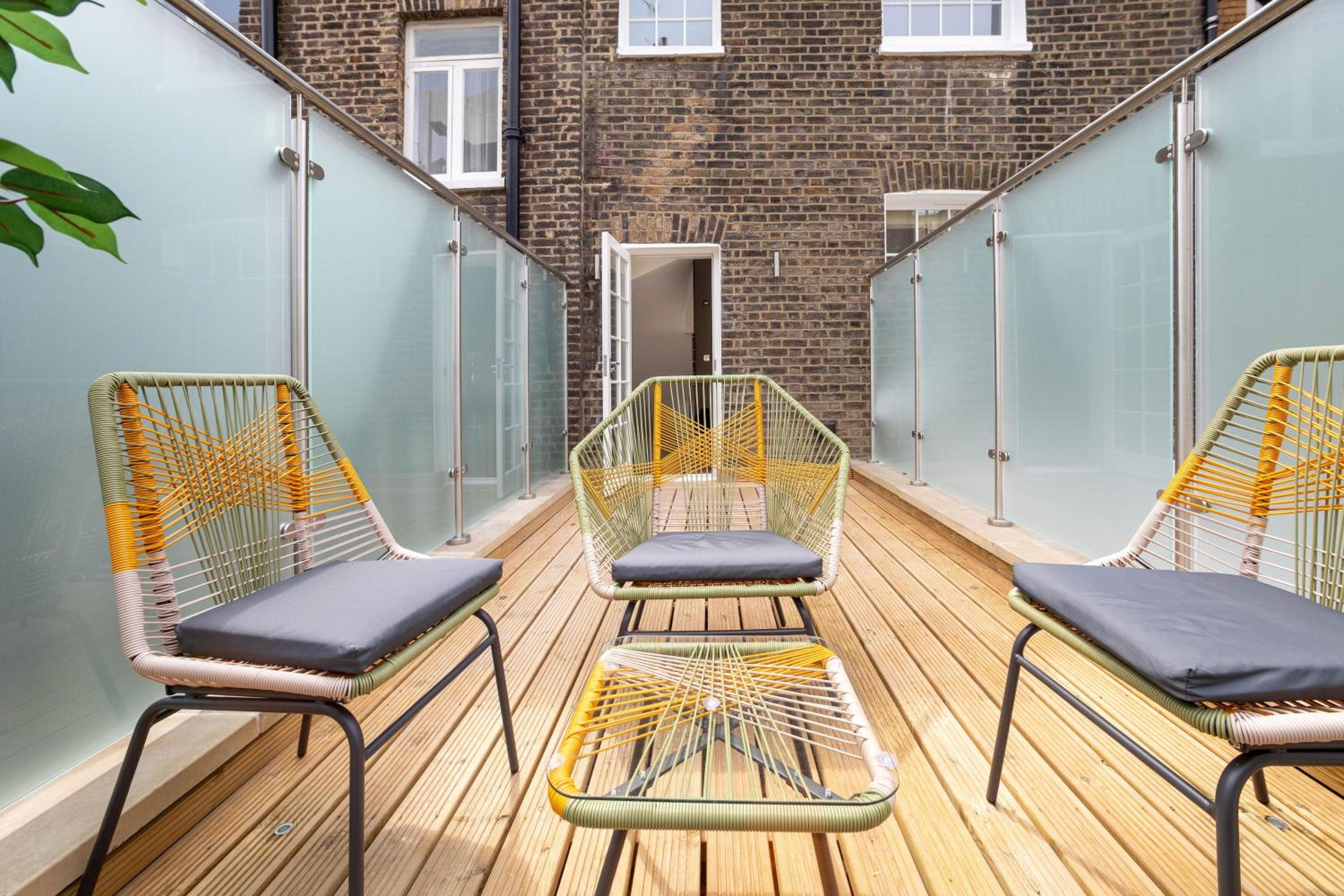 3 Bedroom flat with Terrace in Central London