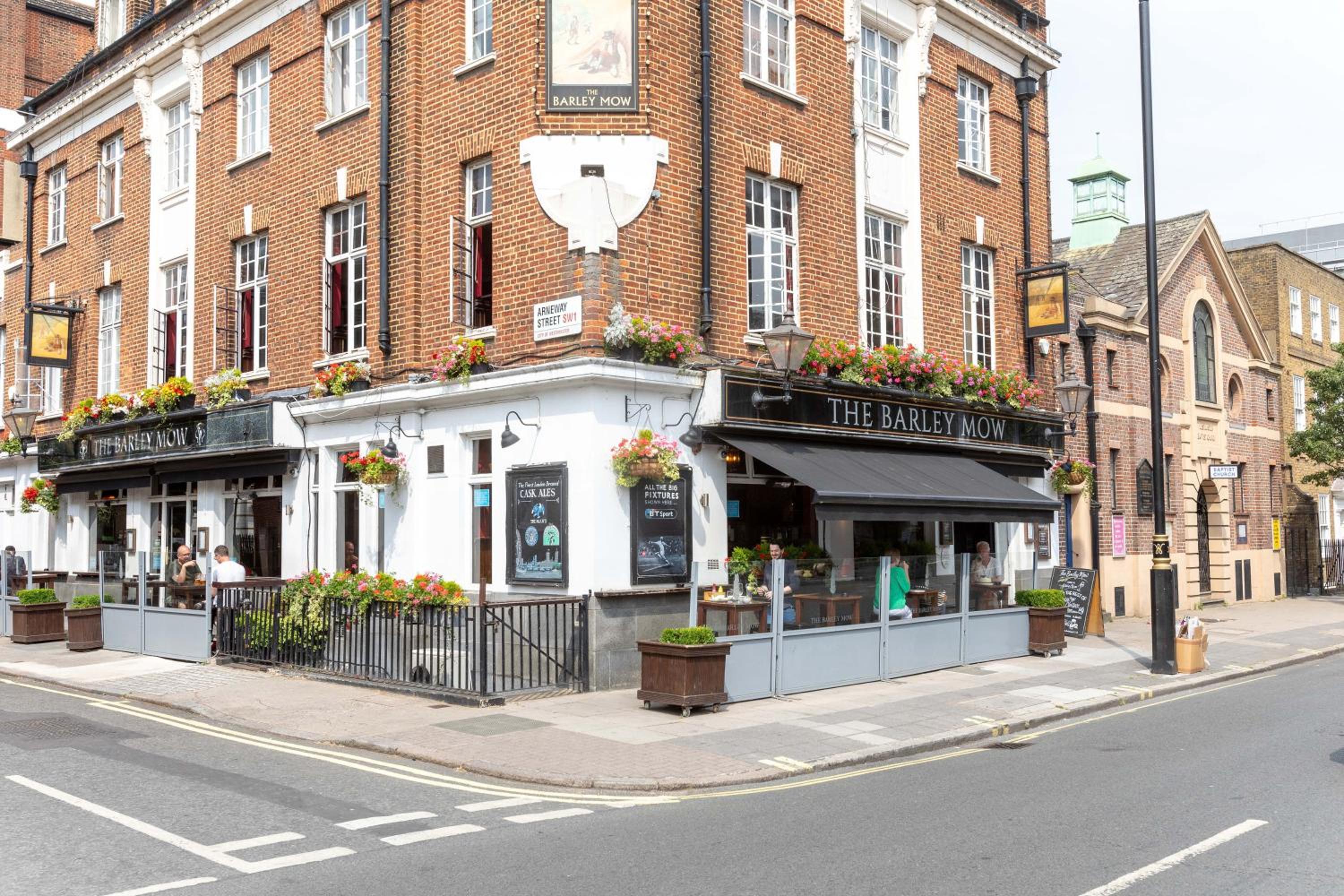 3 Bedroom flat with Terrace in Central London