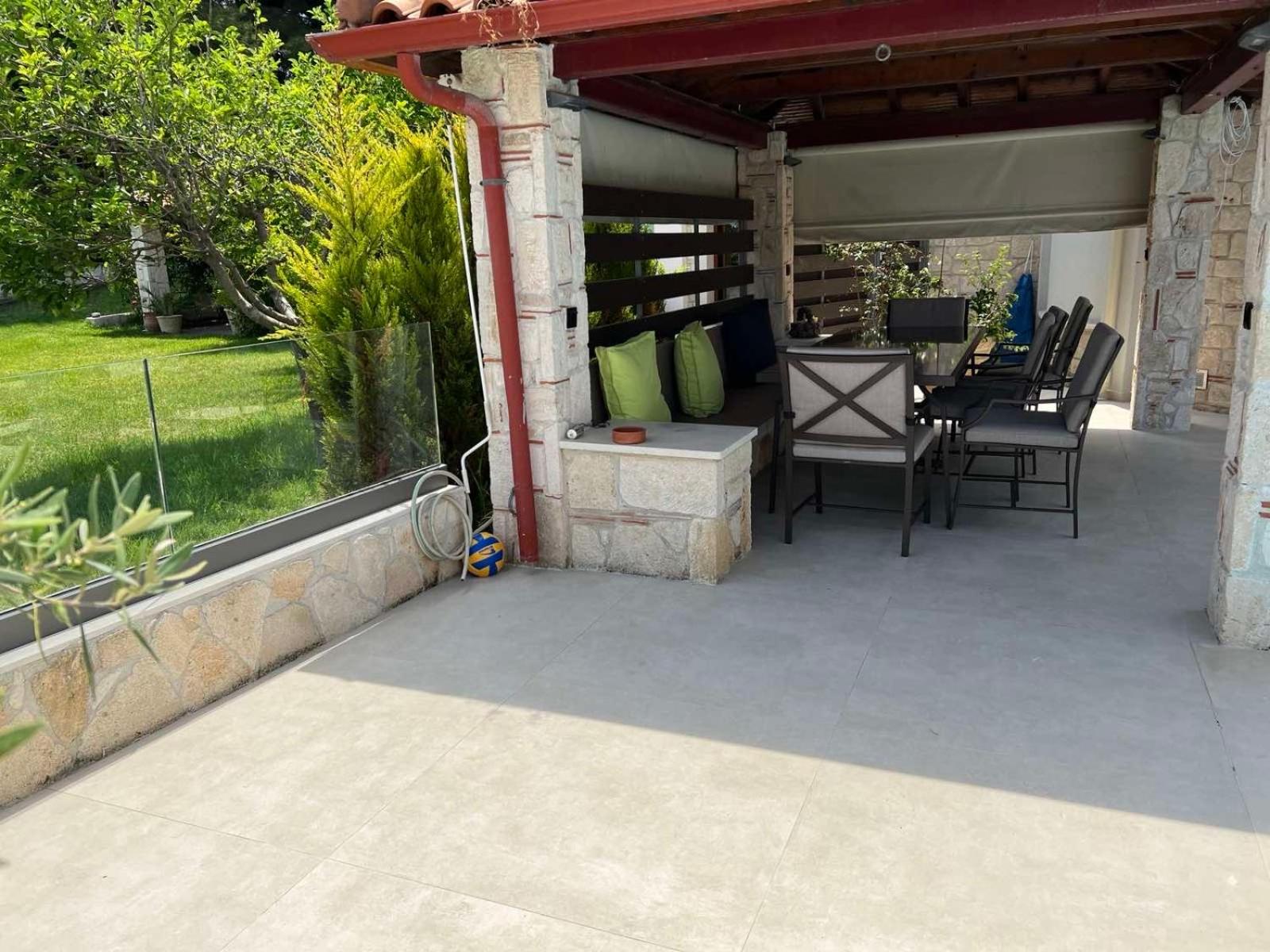 Sunny Seaside Villa-90 m from beach view 2