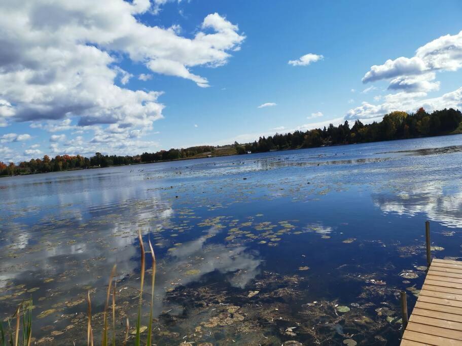 Pigeon Lake Cottage