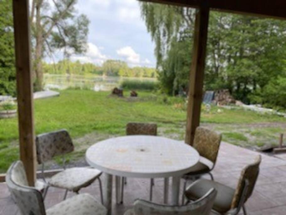 Pigeon Lake Cottage