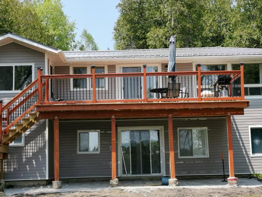 Pigeon Lake Cottage