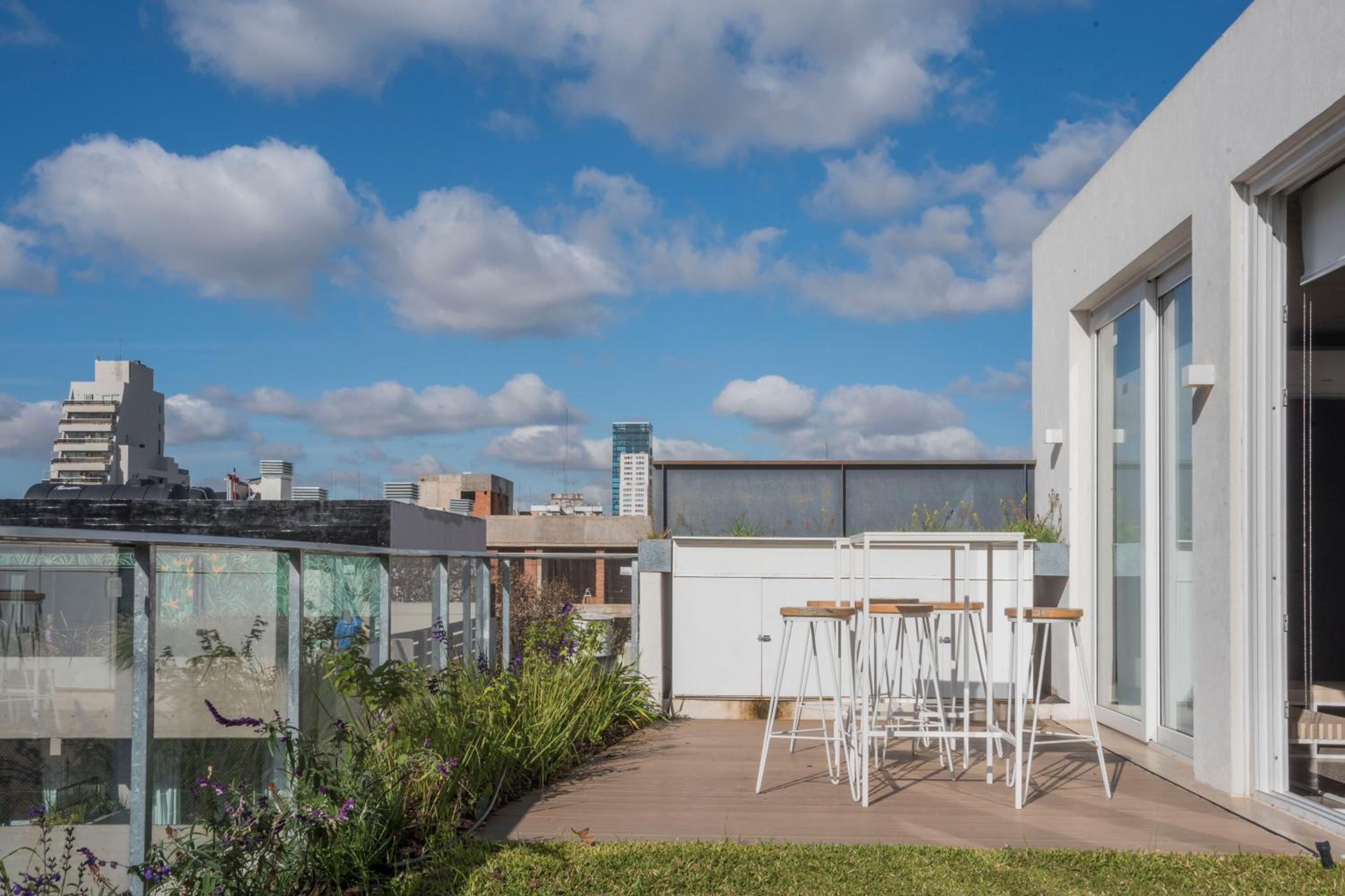 Grid Suites Charcas