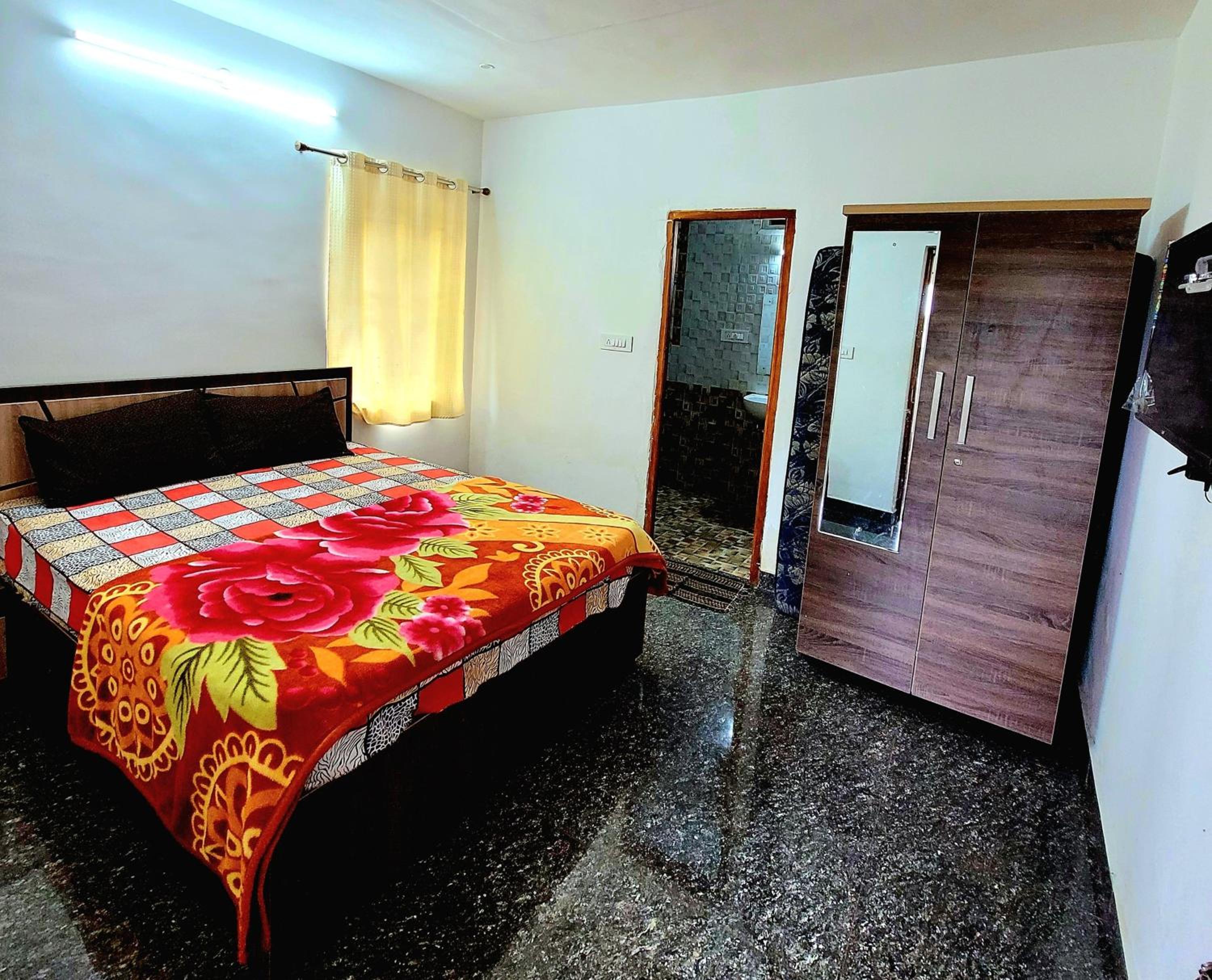 Mist Valley Rooms Ooty - Private estate view 2