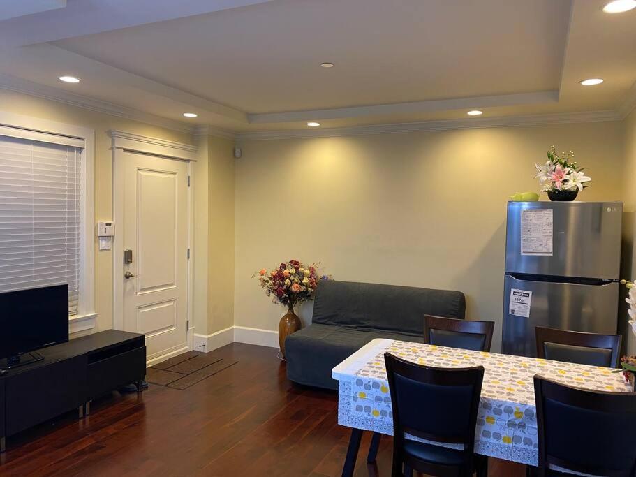 spacious modern new suite