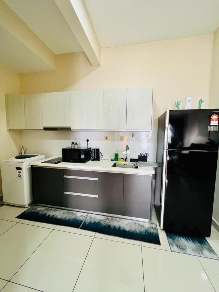 Aira Suite JB Near CIQ