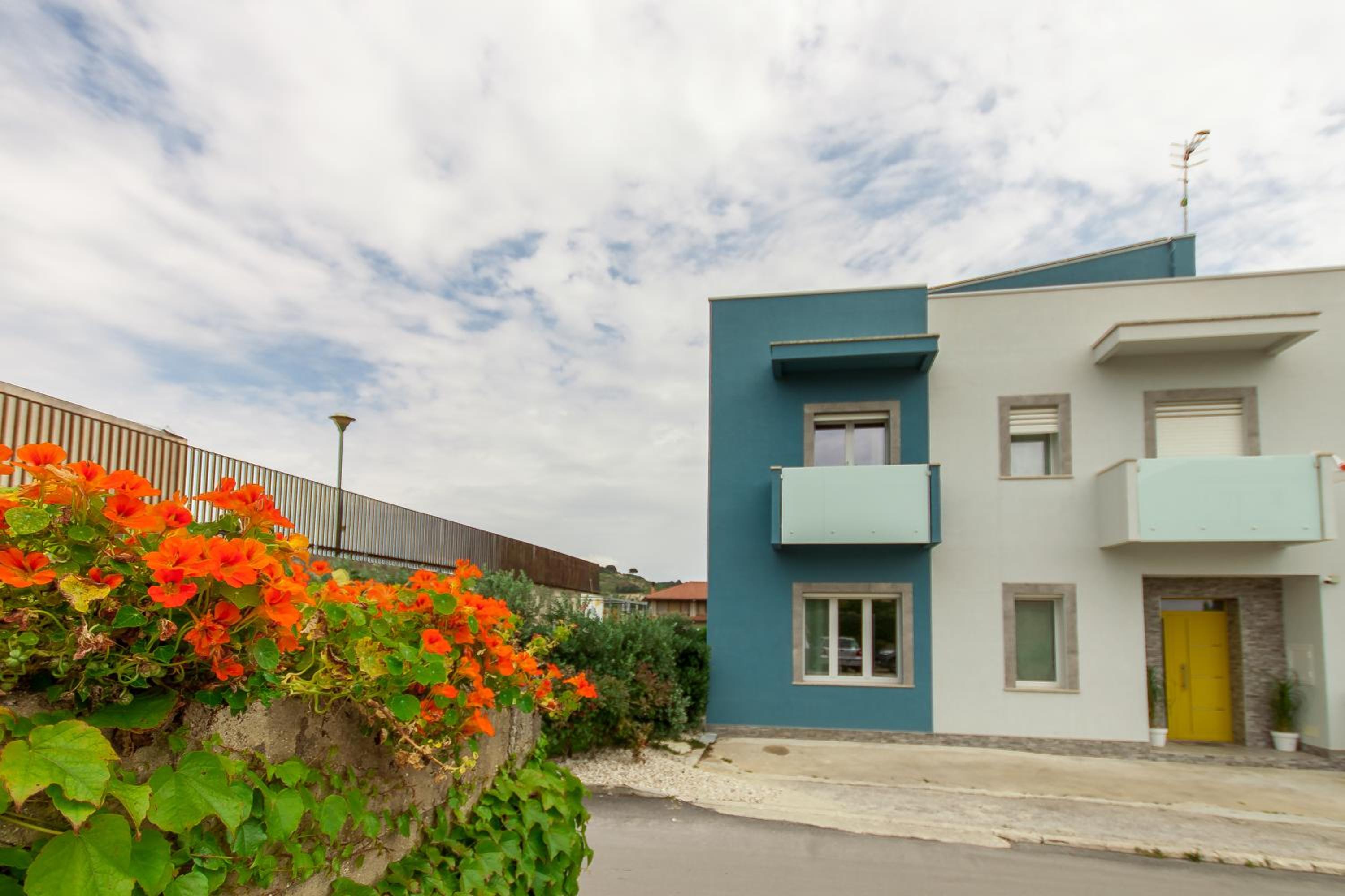 Villa Salemi With Pool - Happy Rentals view 4