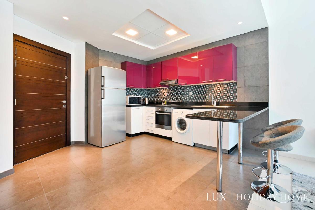 LUX The Cayan Superior Suite in The Dubai Marina