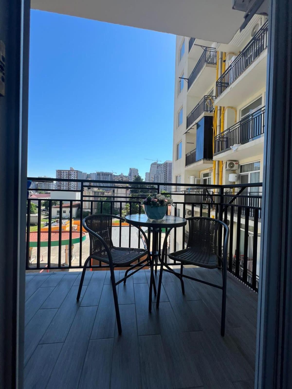 Zviadis Flat