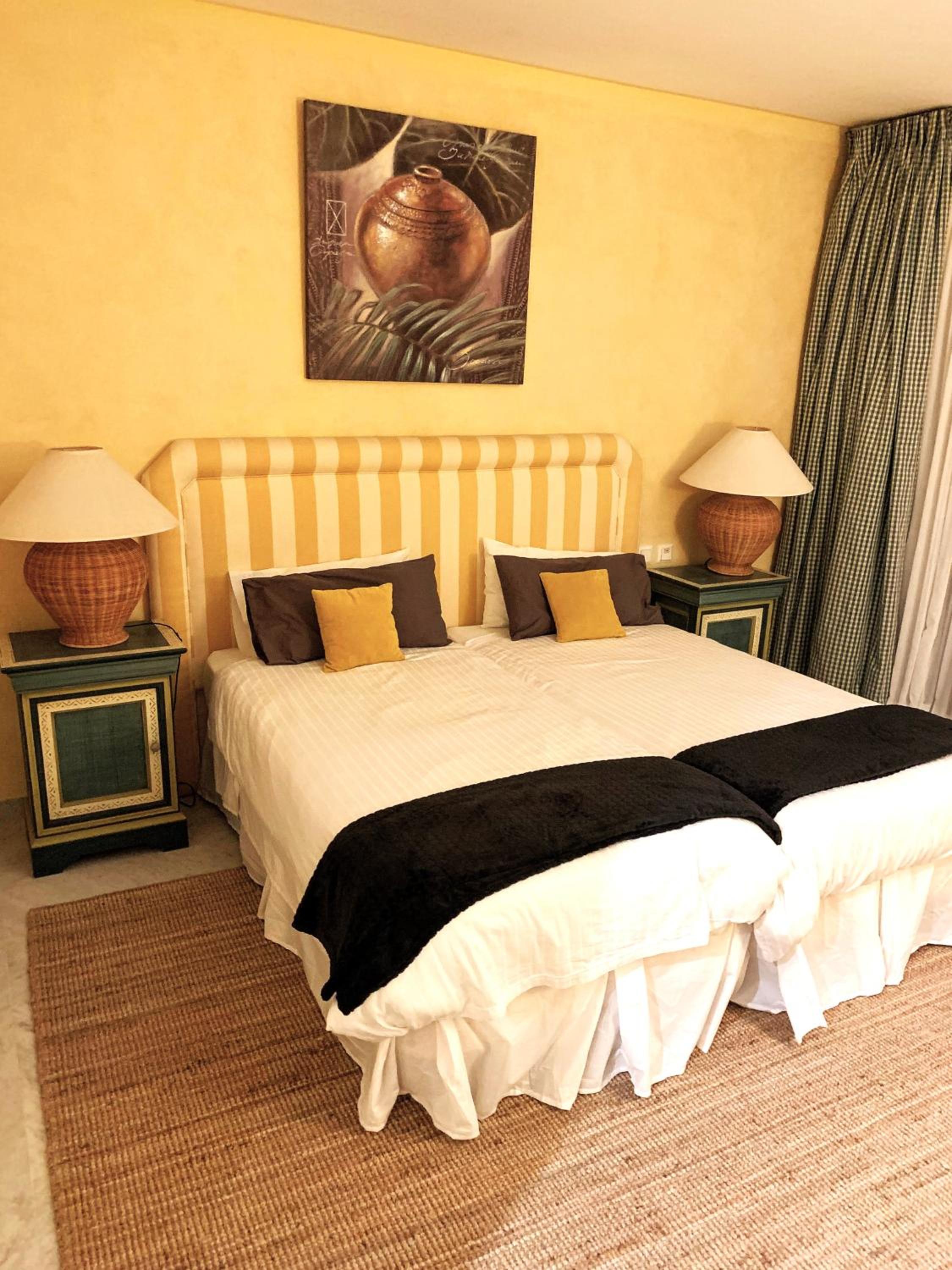 PUENTE ROMANO LUXURY PENTHOUSE, Beachside & Sea Views view 5
