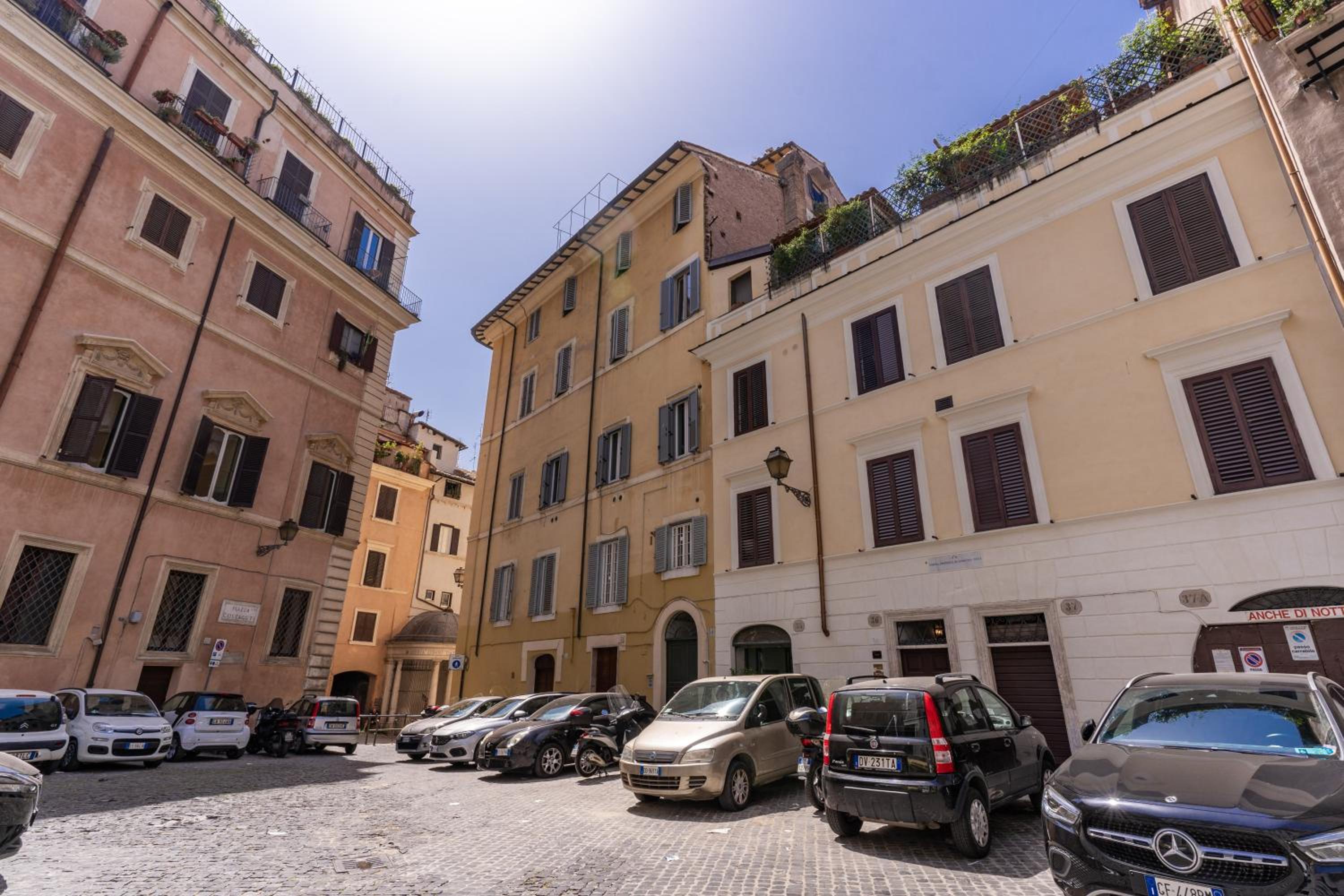 Costaguti 36 Apartment