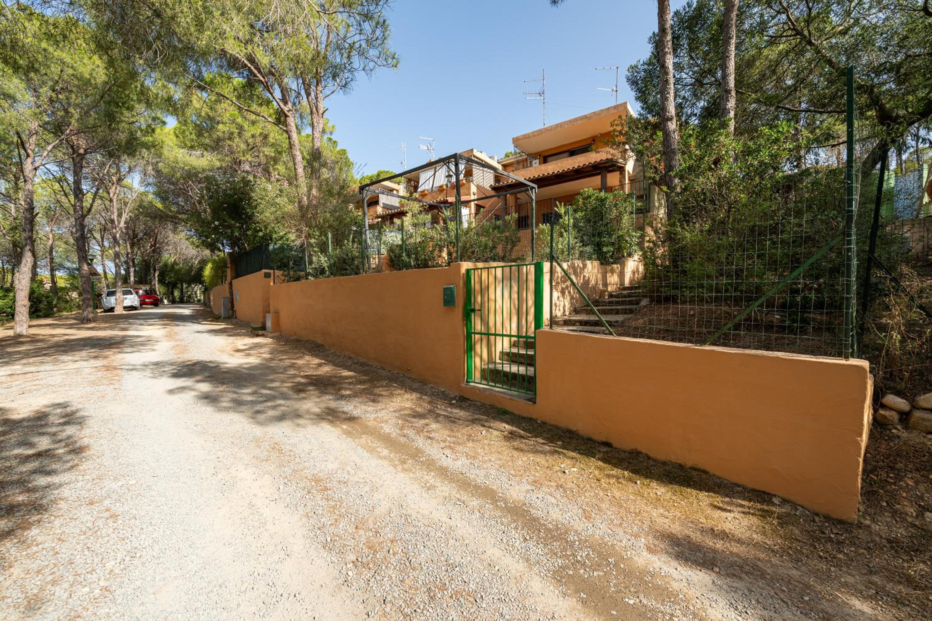 Caposchiera a Pinus village view 3