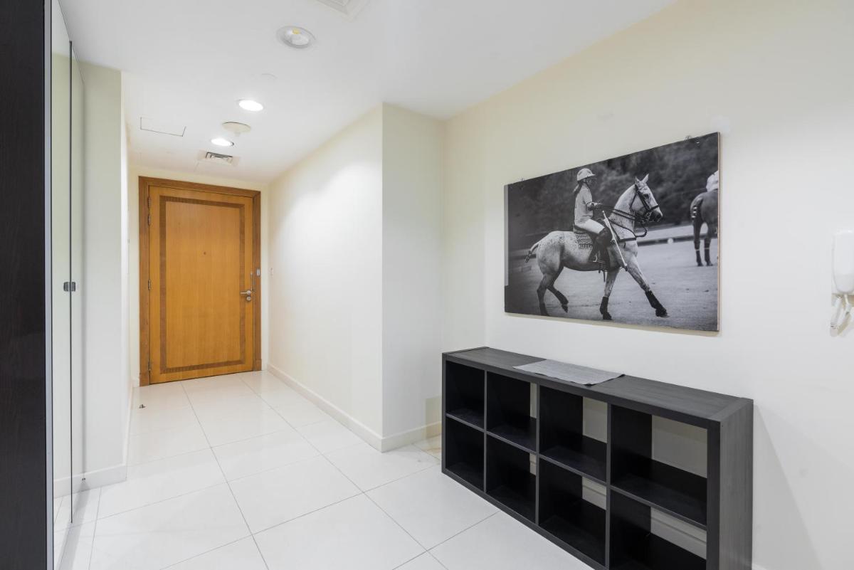 Vacay Lettings - 2BHK with Dubai Marina & Giant Wheel Views