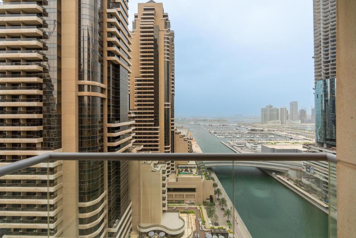 Vacay Lettings - 2BHK with Dubai Marina & Giant Wheel Views