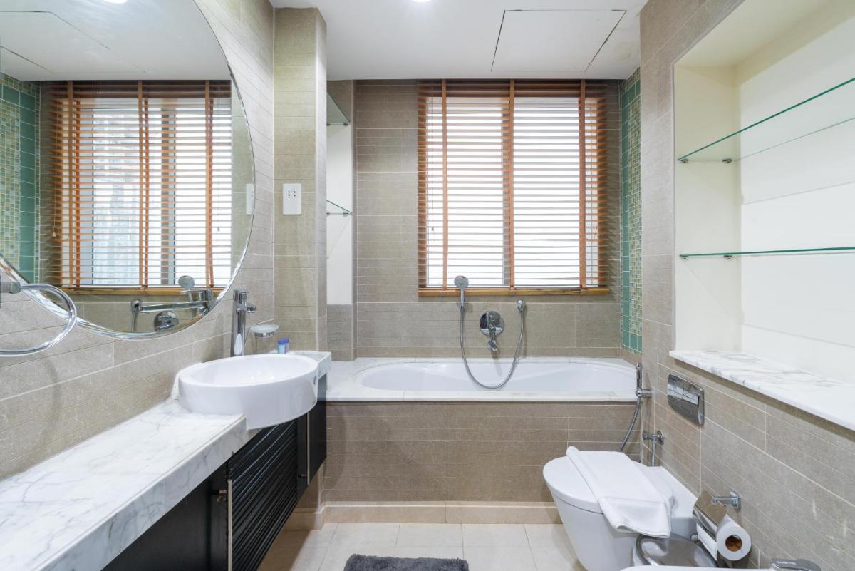 Vacay Lettings - 2BHK with Dubai Marina & Giant Wheel Views