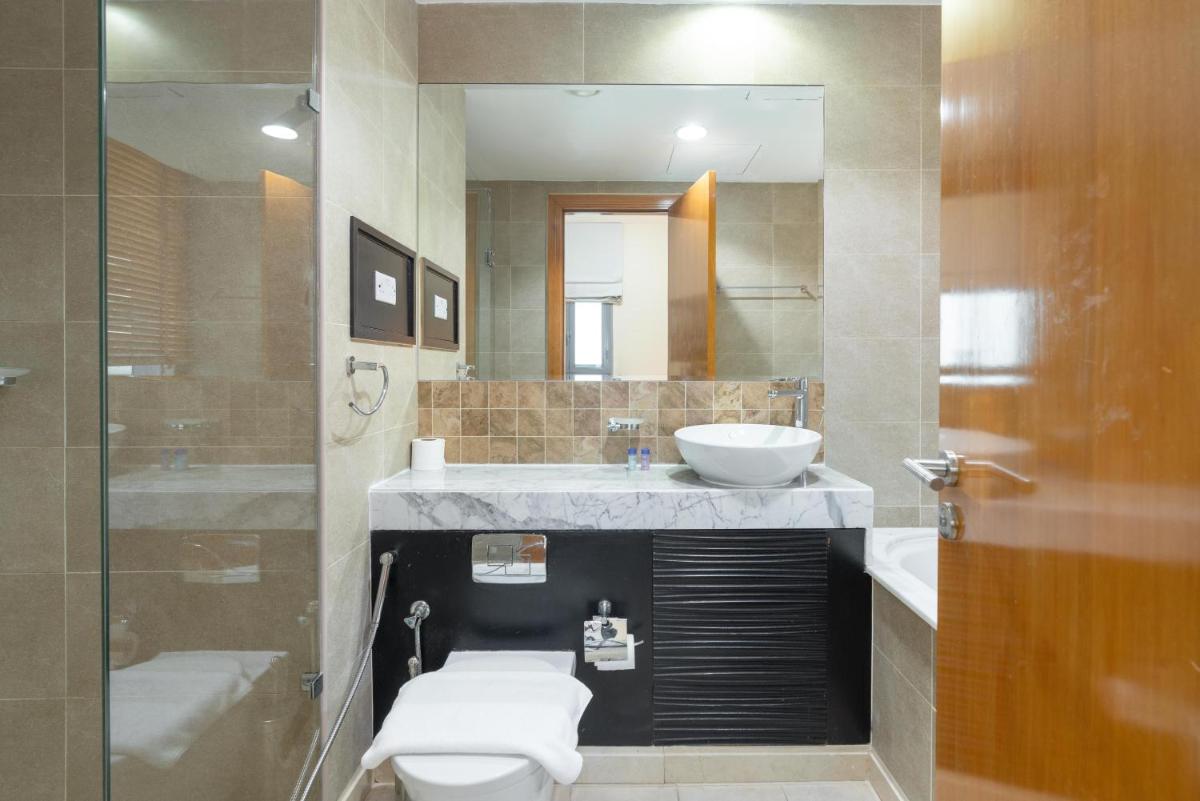 Vacay Lettings - 2BHK with Dubai Marina & Giant Wheel Views