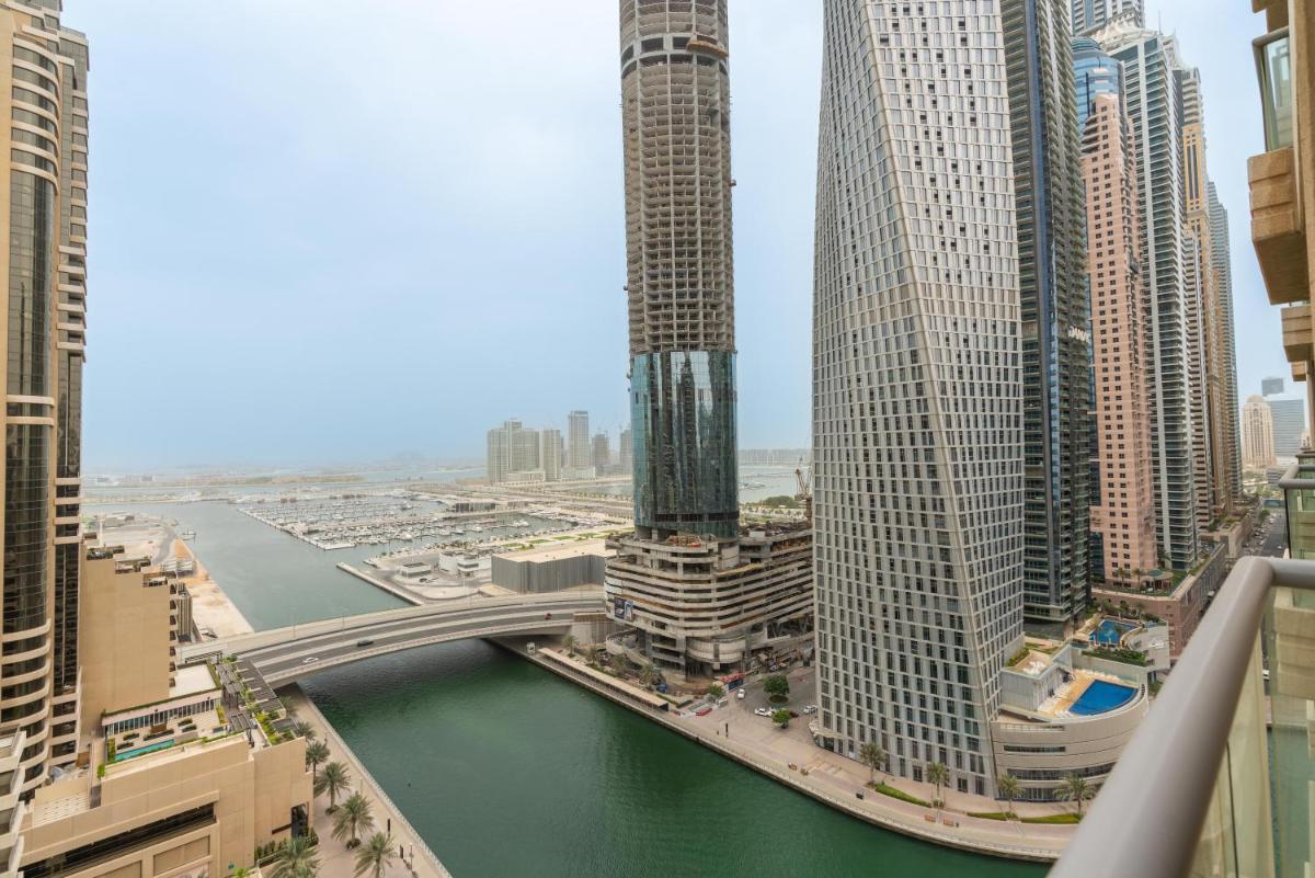 Vacay Lettings - 2BHK with Dubai Marina & Giant Wheel Views