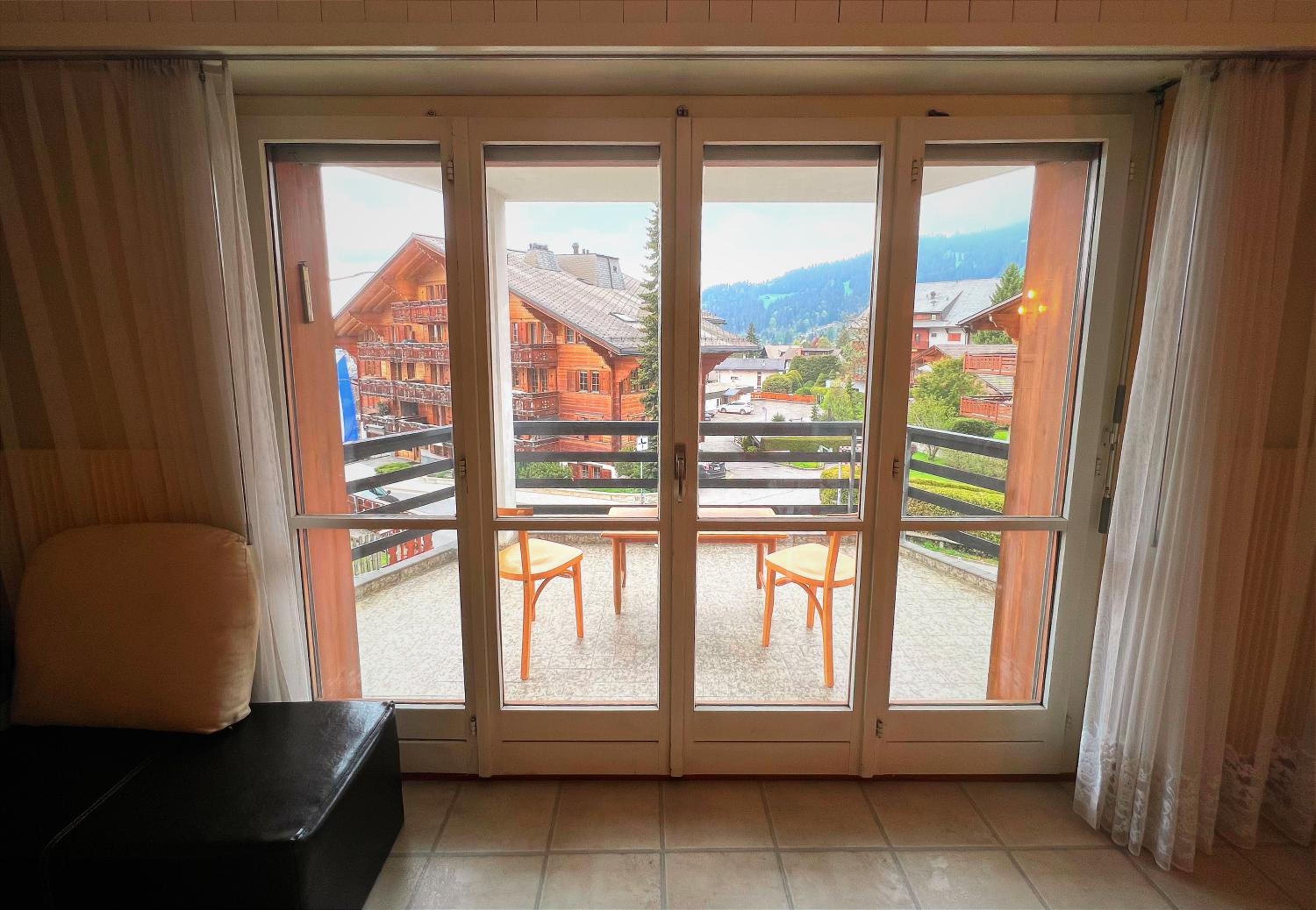 Triplex in Villars Centre with Parking - Totally Renovated