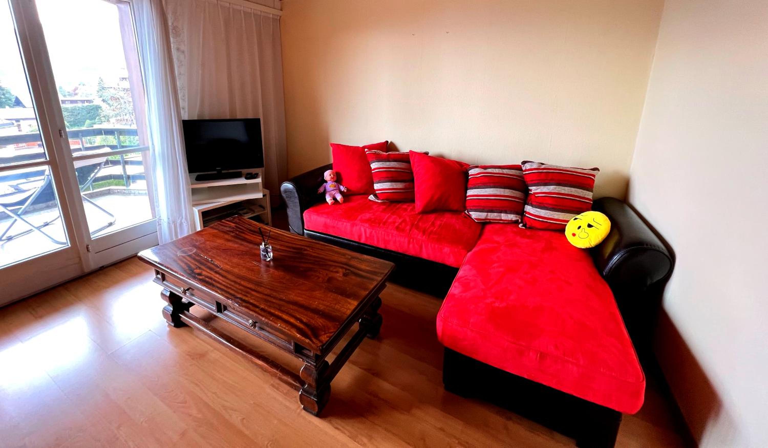 Triplex in Villars Centre with Parking - Totally Renovated