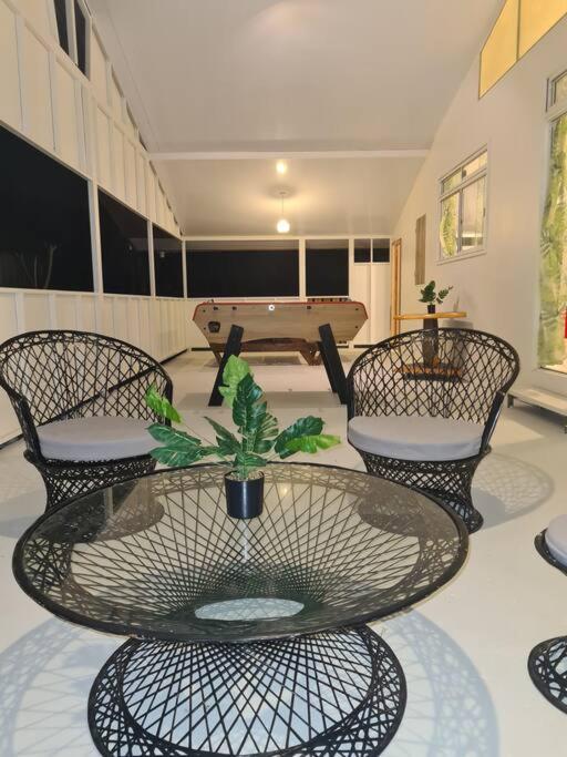 Hotel Taharu'u Guest House By The Beach - Image 1