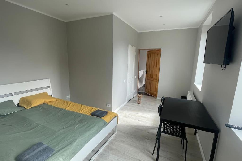 Photo 12