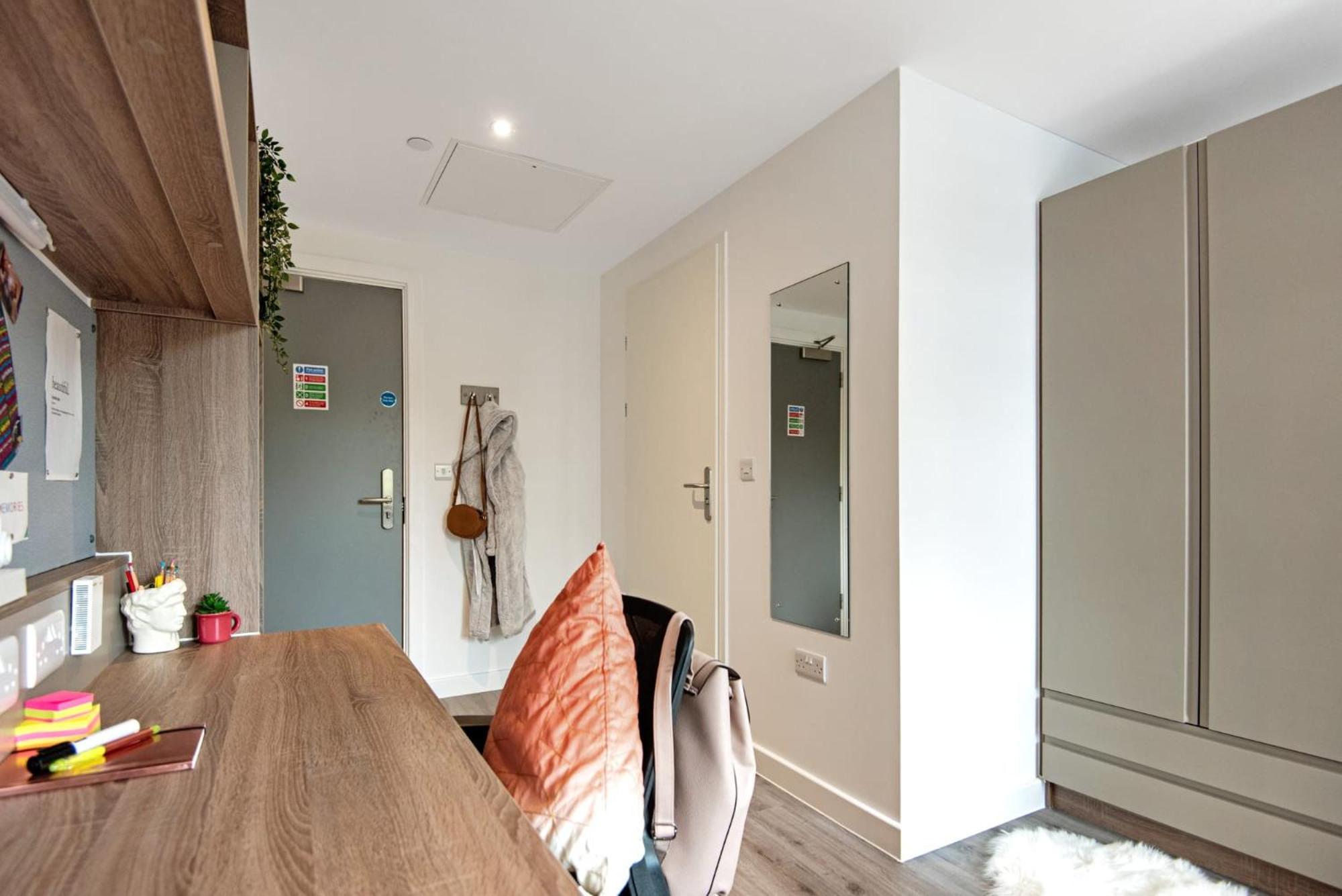 Modern Ensuites with Shared Kitchen at Trinity View in Coventry view 5