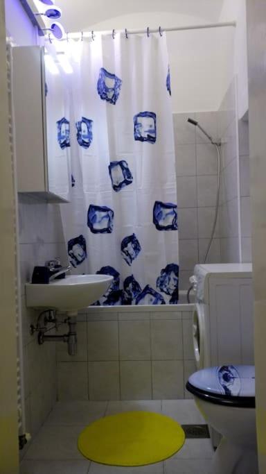 ZAGREB Botanical Garden Budget Apartment