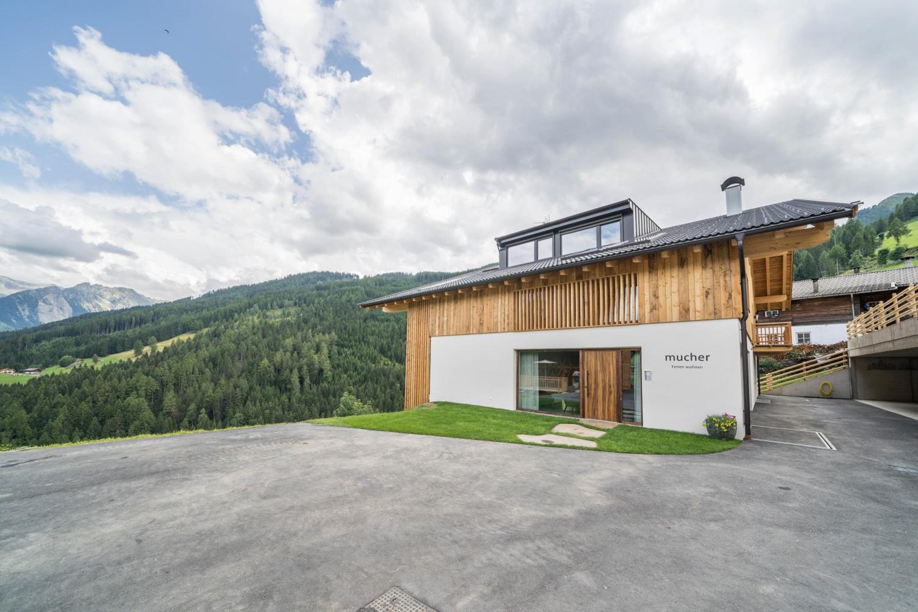 Mucher Apt Jakob view 4