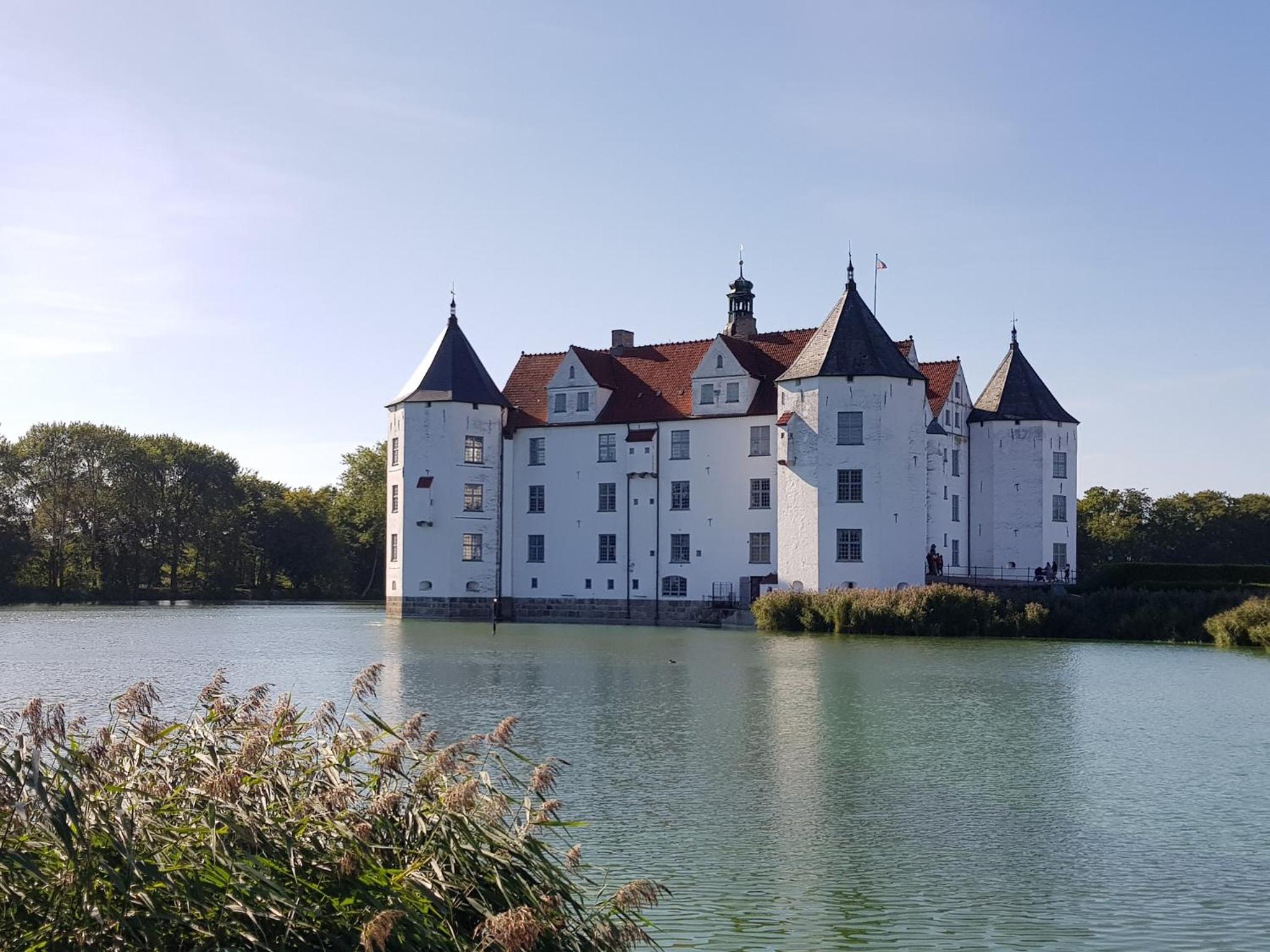 Modernes Ferienhaus Ostseesegler mit direktem Meerblick an der Ostsee