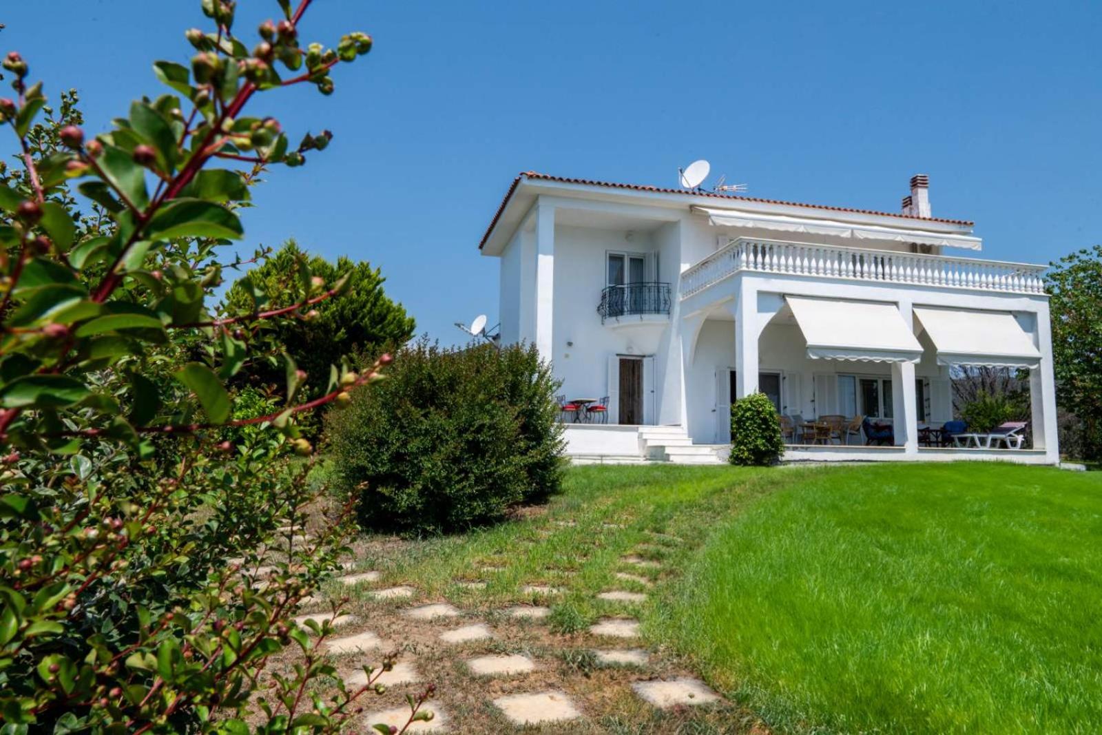 Villa Mae